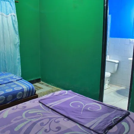Twin Fin Plaza Hostel Bocas del Toro Exterior photo