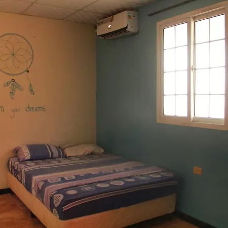 Twin Fin Plaza Hostel Bocas del Toro Exterior photo