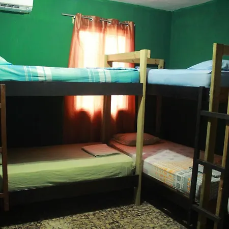 Twin Fin Plaza Hostel Bocas del Toro Exterior photo