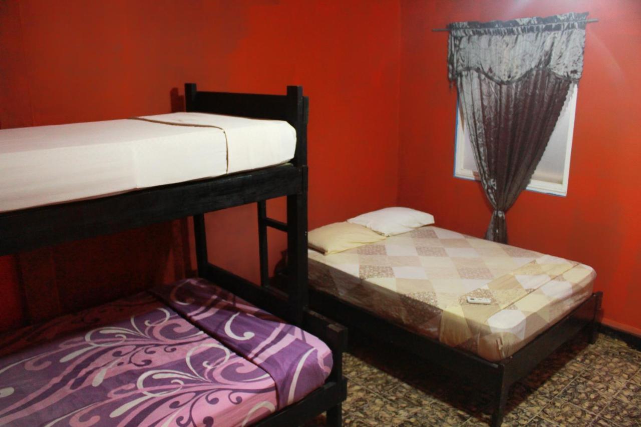 Hostal Twin Fin Plaza