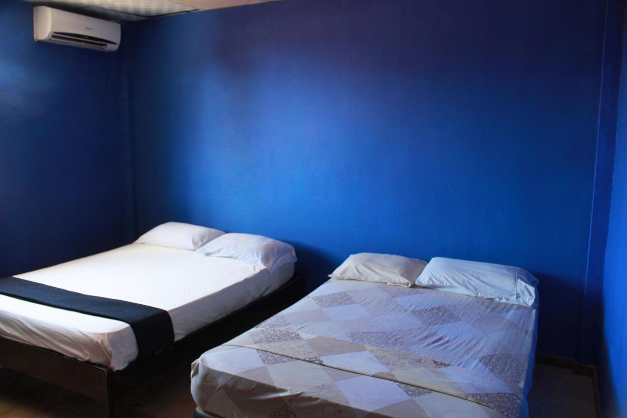 Hostal Twin Fin Plaza *